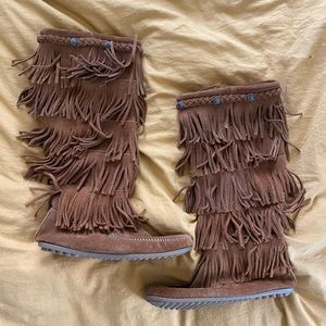 Minnetonka 6 Tier Fringe Moccasin (9)